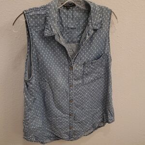 Velvet Heart Light Blue Sleeveless Button-Down Shirt